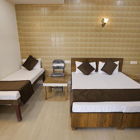 basil inn Agra  Bagian luar foto