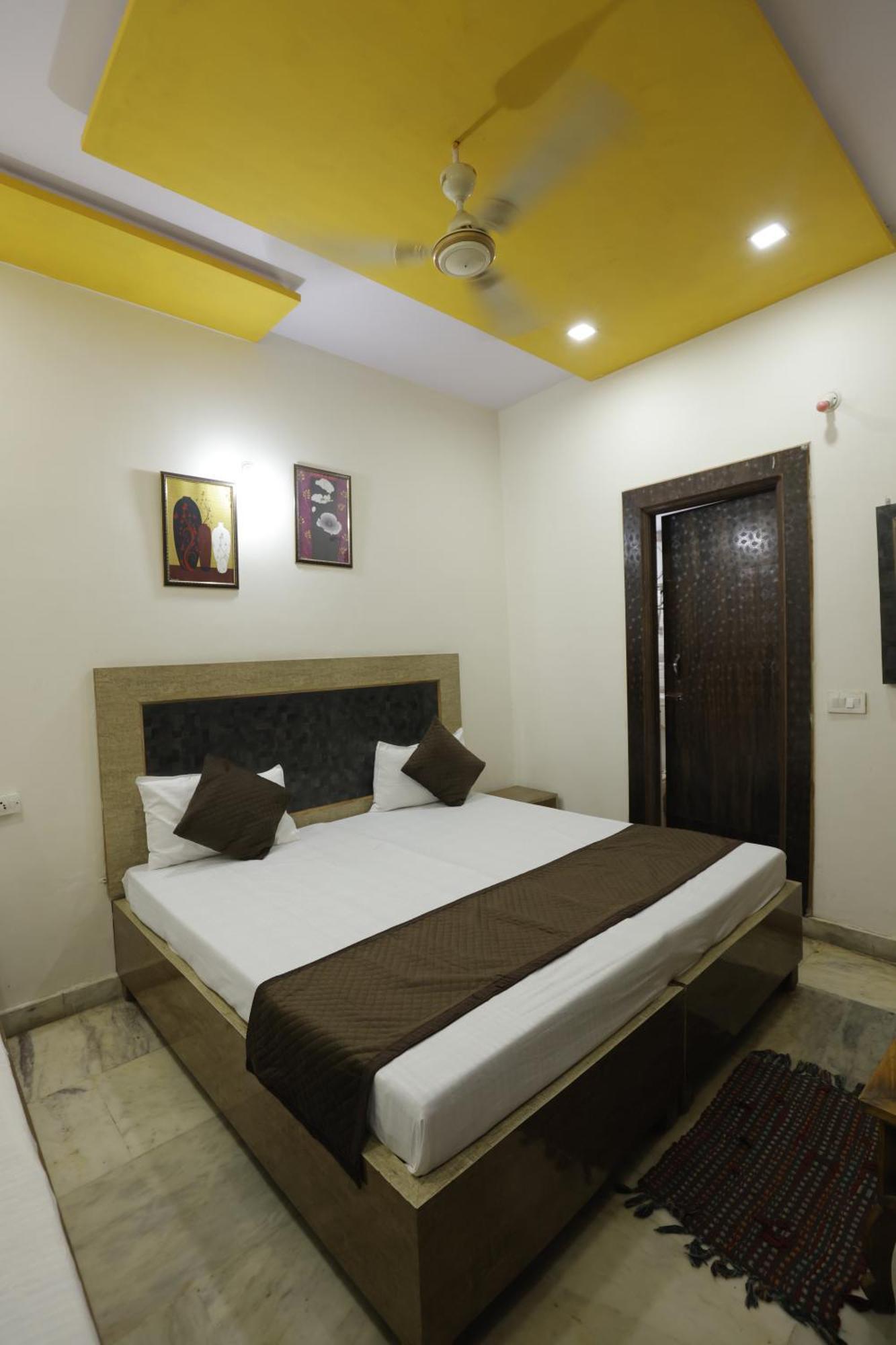 basil inn Agra  Bagian luar foto