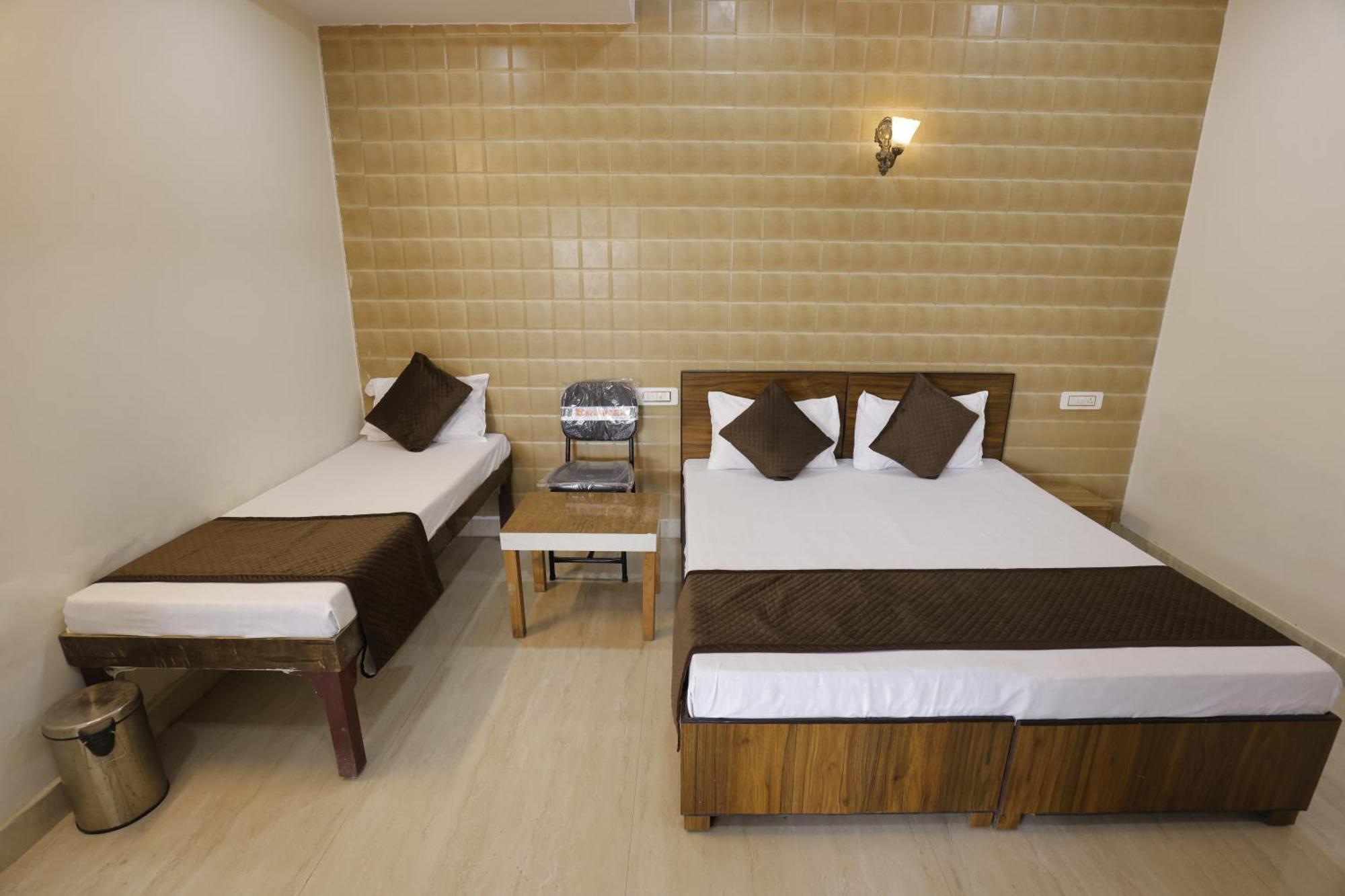 basil inn Agra  Bagian luar foto