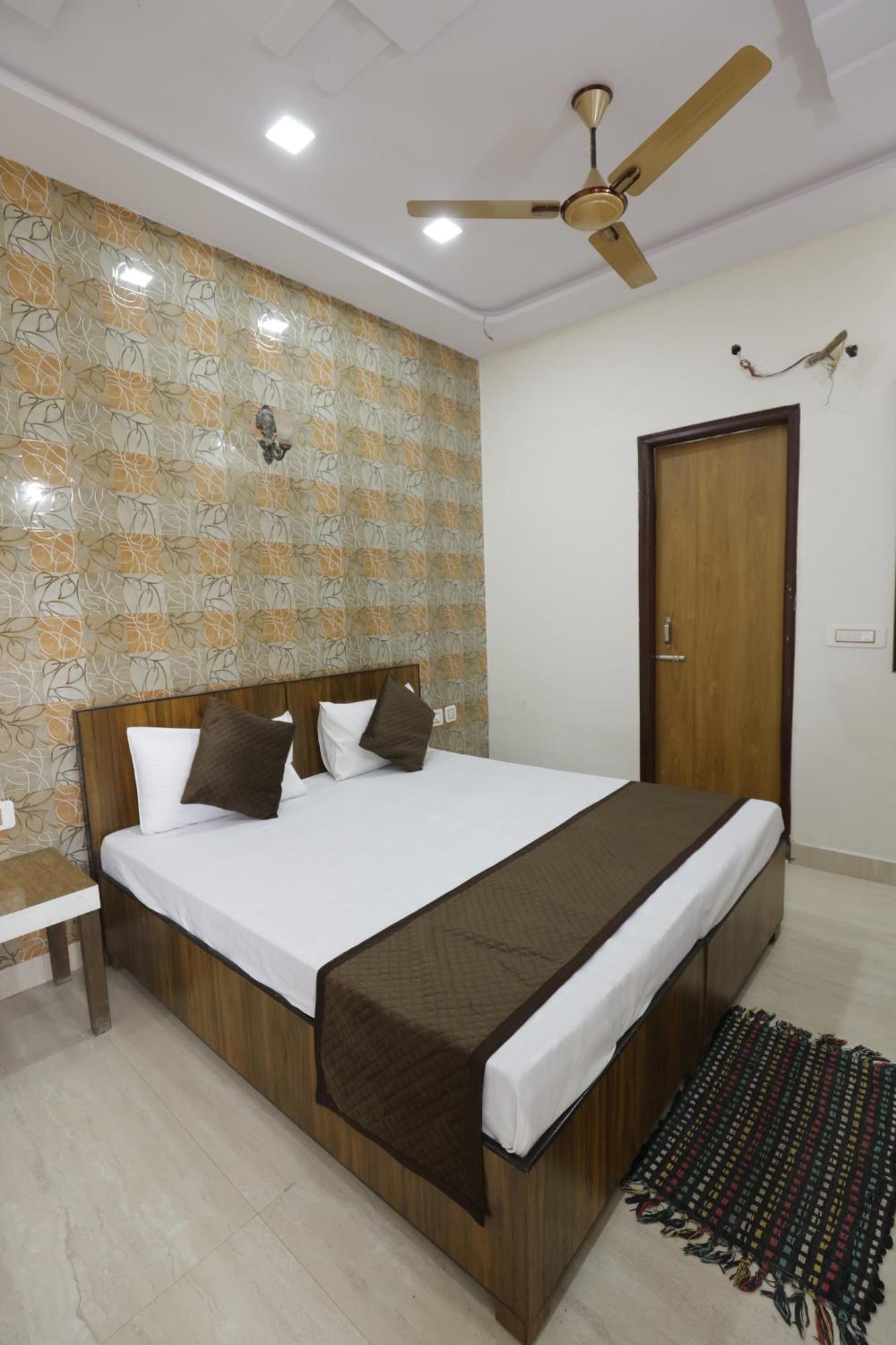 basil inn Agra  Bagian luar foto